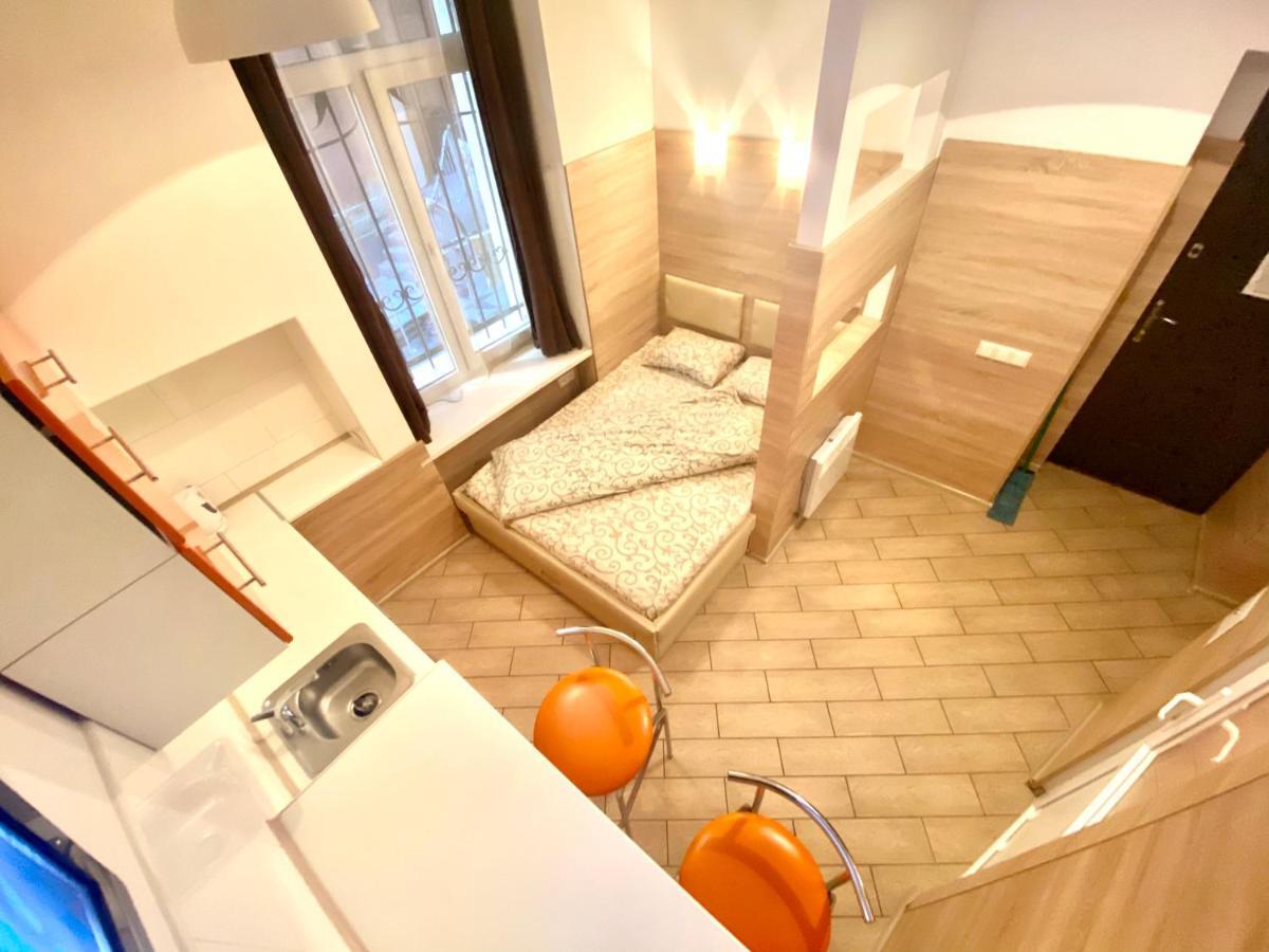 Міні-Апартаменти В Центрі Для 2-Х Гостей Lviv Bagian luar foto
