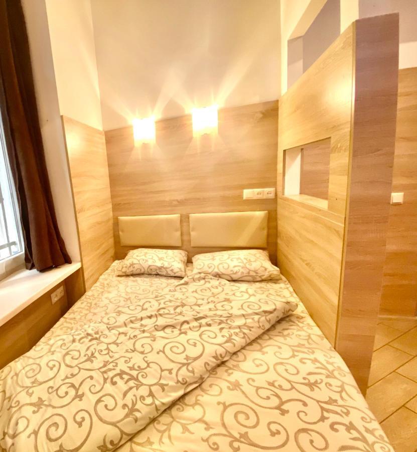 Міні-Апартаменти В Центрі Для 2-Х Гостей Lviv Bagian luar foto